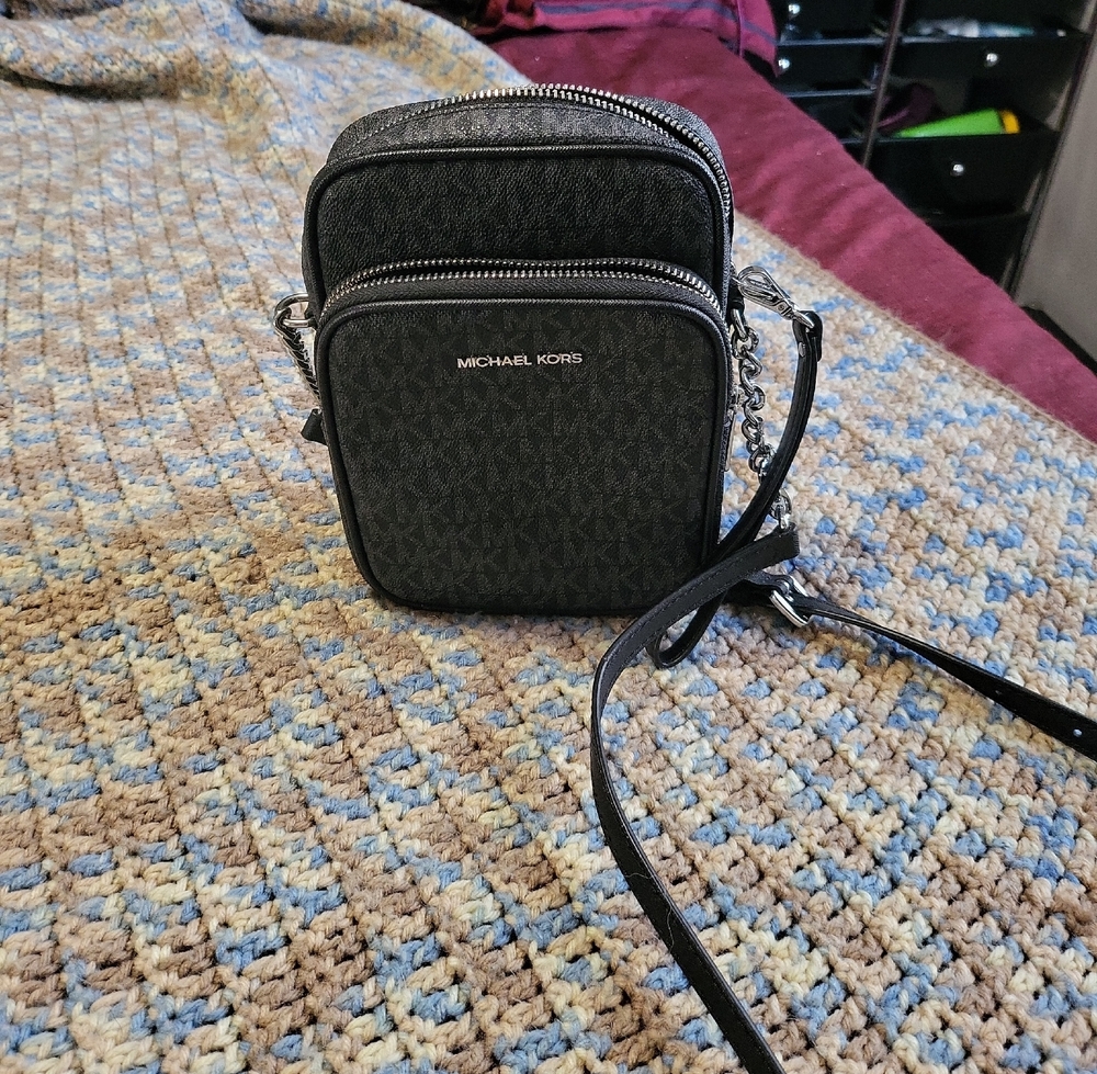 Michael Kors Black Jet Set Travel Medium Crossbody